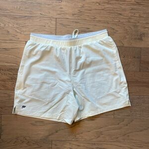 Fabletics Fundamental 5” Shorts - vanilla colour